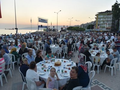 GEMLİK MEYDANI DENİZLE BULUŞUYOR