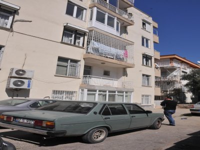 Genç işçi 3. kattan düşerek hayatını kaybetti