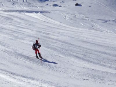 Hakkari'de kayak yarışması düzenlendi