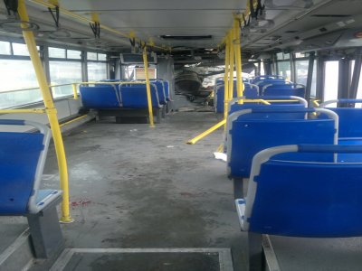 Halk otobüsü ile beton mikserinin kazasında faciadan dönüldü