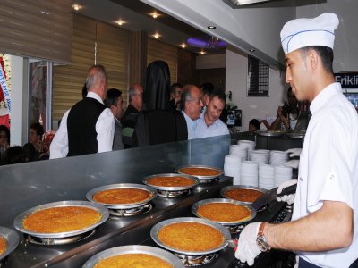 Hatay’ın meşhur künefesi Alanya’da farklı konseptte 35 çeşidi üretiliyor