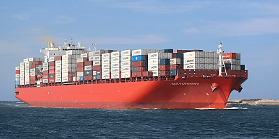 Hindistan'ın İlk Derin Su Aktarma Limanı İlk Ana Gemisini Ağırlıyor