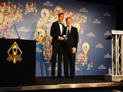 İDO, STEVIE GÜMÜŞ ÖDÜLÜNÜ TÜRKİYE’YE GETİRİYOR