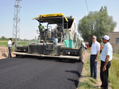 Iğdır'da köy yolları asfaltlanıyor