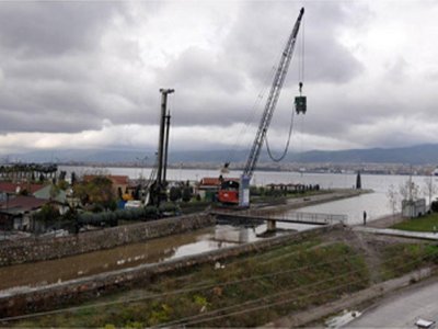 İki Sahili Birleştirecek Köprü İlerliyor