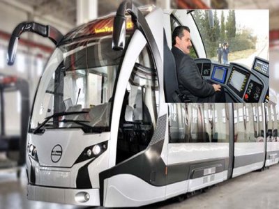 İlk Yerli Tramvay `İpekböceği`nin Test Sürüşü Park Engeline Takıldı
