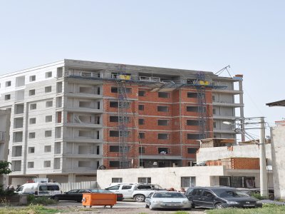 İnşaat iskelesinden düşen 2 işçi öldü
