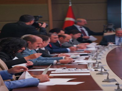 İnternet haber sitelerini Basın Kanunu kapsamına alacak tasarı kabul edildi