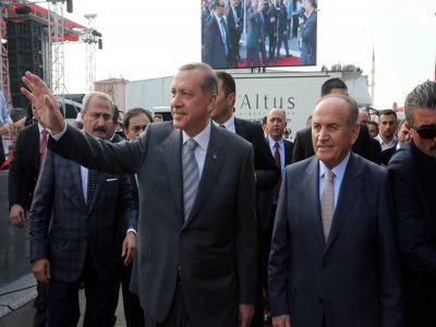İstanbul’un Yeni Otobüslerini Başbakan Erdoğan Ve Başkan Topbaş Hizmete Aldı