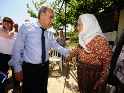 İzmir`de 65 Yaş ve Üzerine Toplu Ulaşım Bedava Oldu