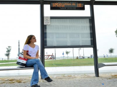 İzmir'de 'akıllı durak' uygulaması yayılıyor