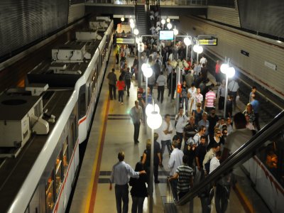 İzmir`de Metro Ulaşımına Sınav Düzenlemesi