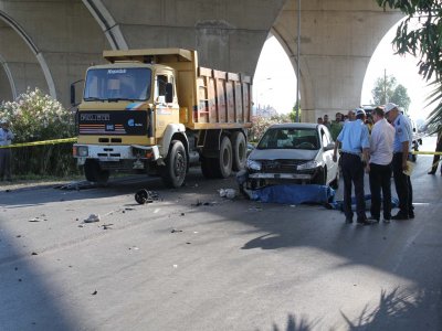 İzmir’de trafik kazası: 2 ölü