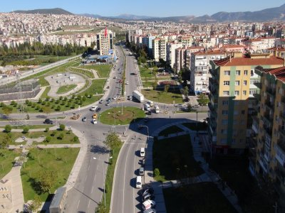 İzmir`de Yüzbaşı İbrahim Hakkı Caddesi Manisa Yoluyla Birleşiyor