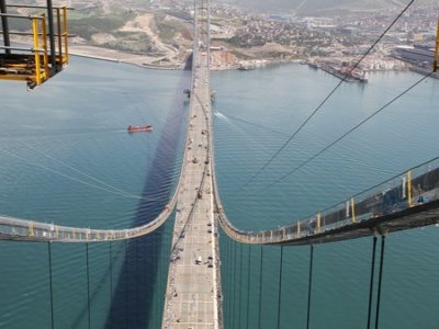 İZMİT KÖRFEZİ`NDEKİ ASMA KÖPRÜ AÇILDI