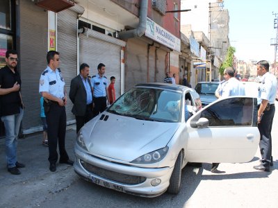 Kaçak sigara taşıyan araç kaza yapınca yakalandı