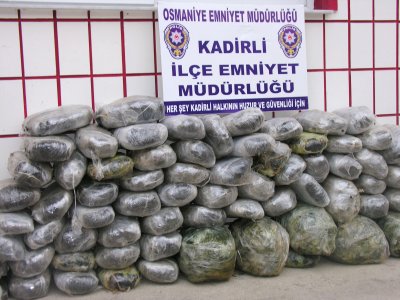 Kadirli'de 173 kilogram esrar ele geçirildi