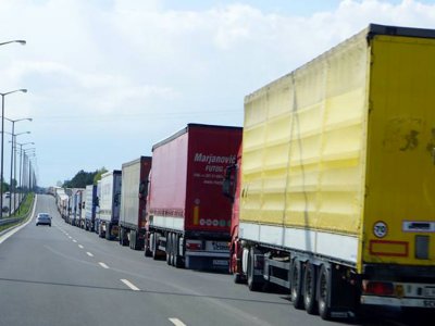 Kapıkule’de 6 kilometrelik TIR kuyruğu oluştu