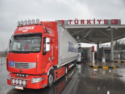 Kapıkule’de geçişler yeniden başladı