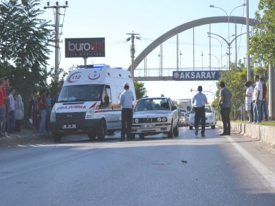 Karşıdan karşıya geçmeye çalışan bisikletliye otomobil çarptı