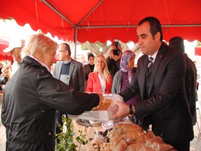 Keçiboynuzundan yapılan Manavgat lokumu fuarda görücüye çıktı