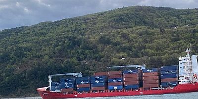 Konteyner gemisi Karadeniz'de karaya oturdu