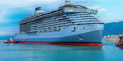 Lüks Gemide, Yolcu Balkondan Düşerek Öldü!