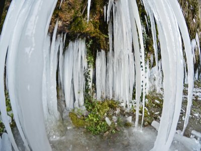 Madara'da buz saçakları galerisi göz kamaştırıyor