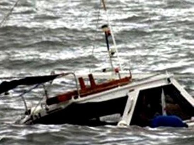 Malezya Açıklarında Tekne Batması: 40 Göçmen Kayıp