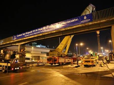 Maltepe Esenkent Yaya Üst Geçidi Kaldırıldı