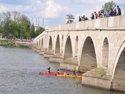 Meriç Nehri’nde kano yarışı