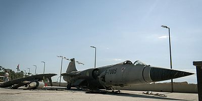 Mersin’in Simge Uçağı Korozyon Nedeniyle Yerinden Kaldırıldı
