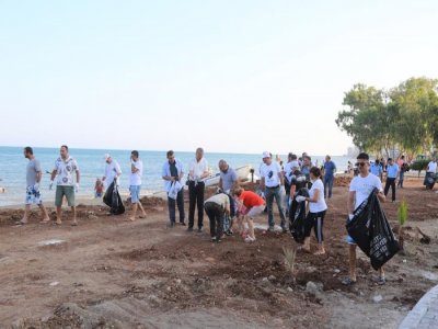 MEZİTLİ`DE SAHİL TEMİZLİĞİ
