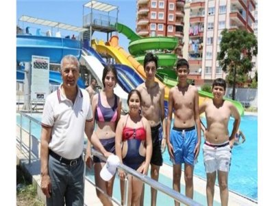 MEZİTLİ`DE SU PARKI SEZONU AÇILDI