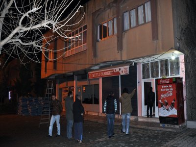 Midyat’ta uzun namlulu silahla ev ve iş yeri tarandı