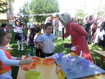 Minik öğrenciler dil festivalinde buluştu