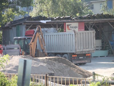 Motosiklet ile kamyon çarpıştı: 1 yaralı
