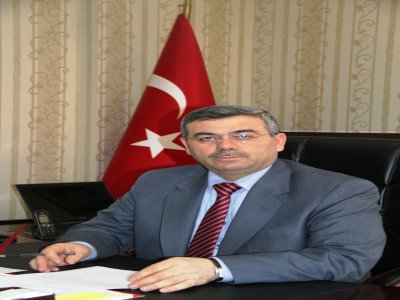 Müftü Coşkun: Araçları rastgele park etmek, kırmızı ışıkta geçmek caiz değil