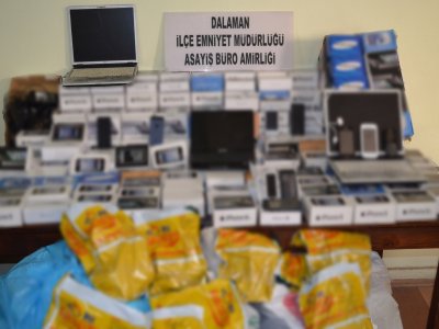 Muğla'da 623 adet sahte yeni nesil telefon ele geçirildi