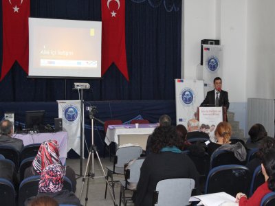 Muğla'da aile içi iletişim ve internet kullanımı semineri verildi
