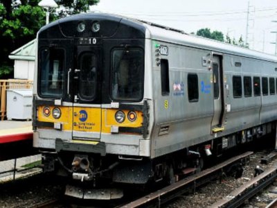 New Yorkta LIRR Treni Tünel Girişinde Raydan Çıktı