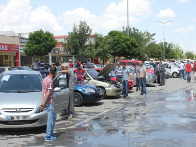 Oto Pazarına Giriş Ücreti 15 Lira Oldu