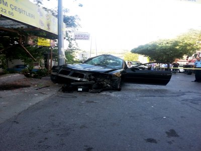 Otomobilin çarptığı temizlik görevlisi hayatını kaybetti