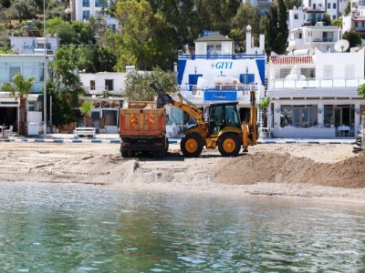 PLAJ DÜZENLEME ÇALIŞMALARI DEVAM EDİYOR