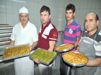 Ramazan Bayramı tatlıcıların yüzünü güldürdü