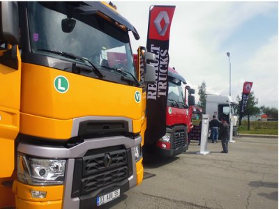RENAULT TRUCKS`IN YOLU, DOĞU`DAN GEÇTİ