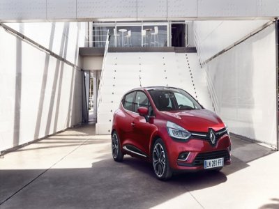 RENAULT, YENİLENEN CLIO`YU GÜN YÜZÜNE ÇIKARIYOR