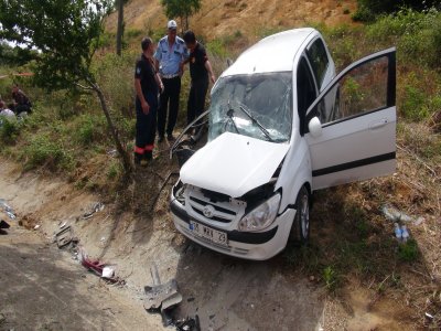 Riva yolunda feci kaza: 3 ölü 8 yaralı