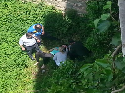 Rumeli Hisarı’nda düşen ABD’li turist ağır yaralandı