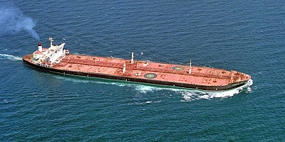 Rus  petrolü, Karadeniz'de durduruldu.